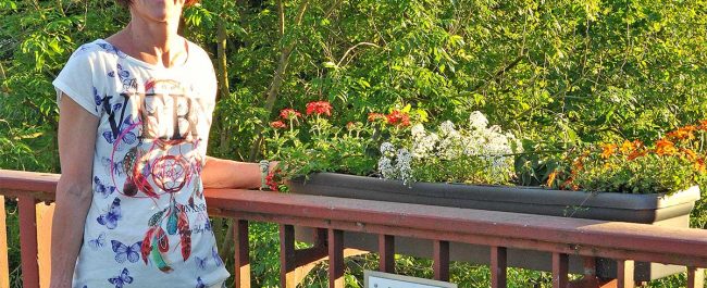 Bürgerforum pflanzt Blumenschmuck auf der Ahrbrücke